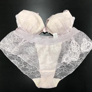 Alternative view of ブラジャー&パンティSet 松江市在住 M・Uさん 20代 Bカップ ロリ