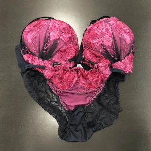 Alternative view of ブラジャー&パンティセット 鹿児島市在住  I・Hさん Cカップ 20代 ギャル