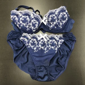 Alternative view of ブラジャー&パンティSet 静岡市在住 T・Yさん 40代 Cカップ 熟女