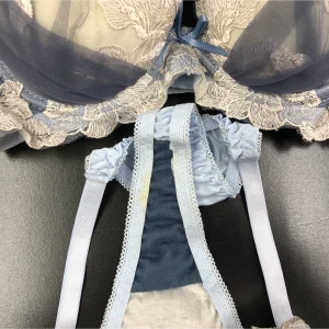 Alternative view of ブラジャー&パンティSet 横浜市在住 R・Oさん 20代 Bカップ ロリ