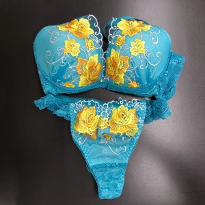 Alternative view of ブラジャー&パンティSet 四日市市在住 T・Tさん 20代 Cカップ ギャル