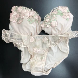 Alternative view of ブラジャー&パンティSet 函館市在住 S・Yさん 30代 Eカップ 人妻