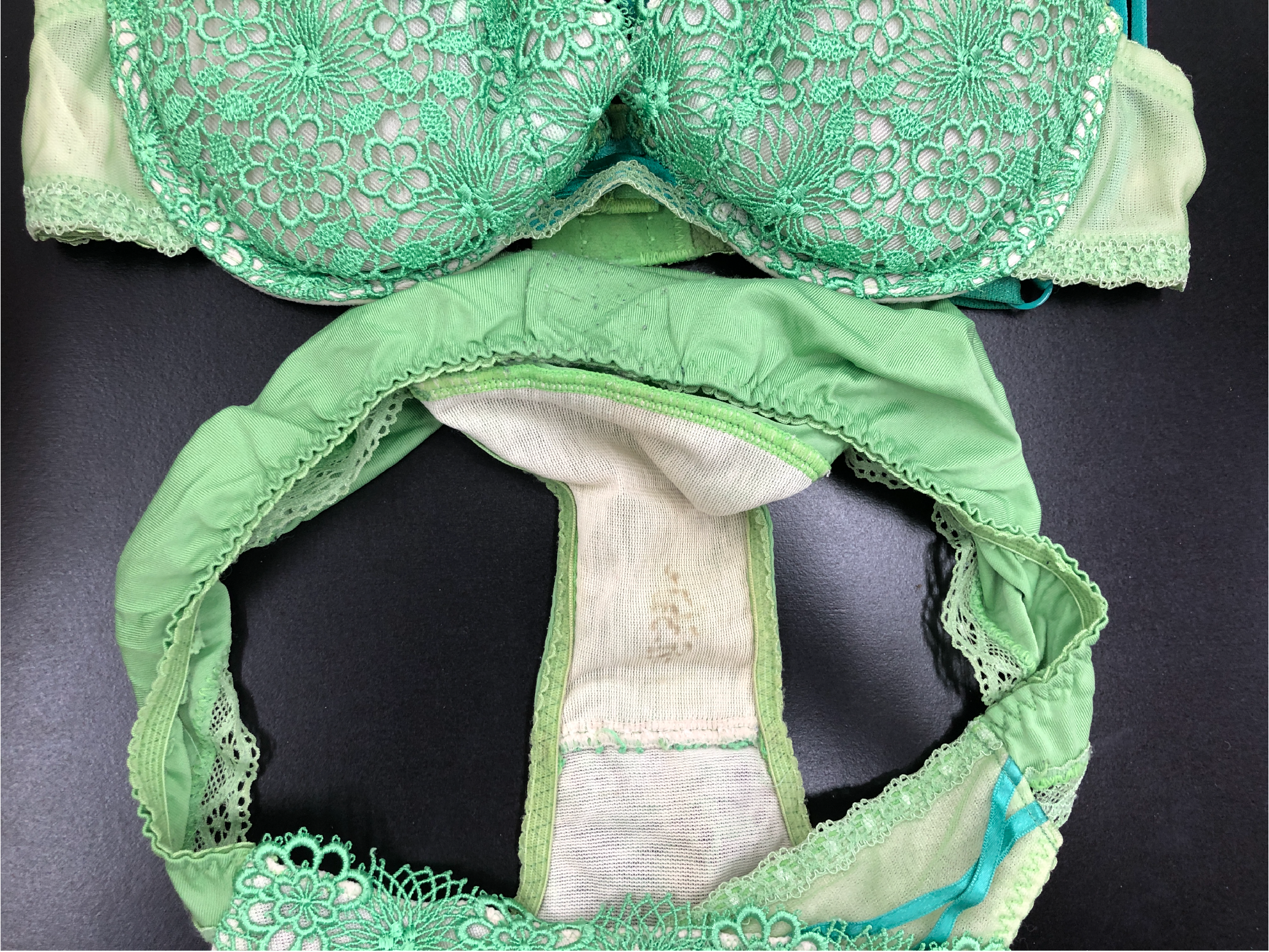 ブラジャー&パンティSet 【着衣画像付き】葛飾区在住 H・Sさん 20代 Dカップ おねぇさん - 画像 (4)