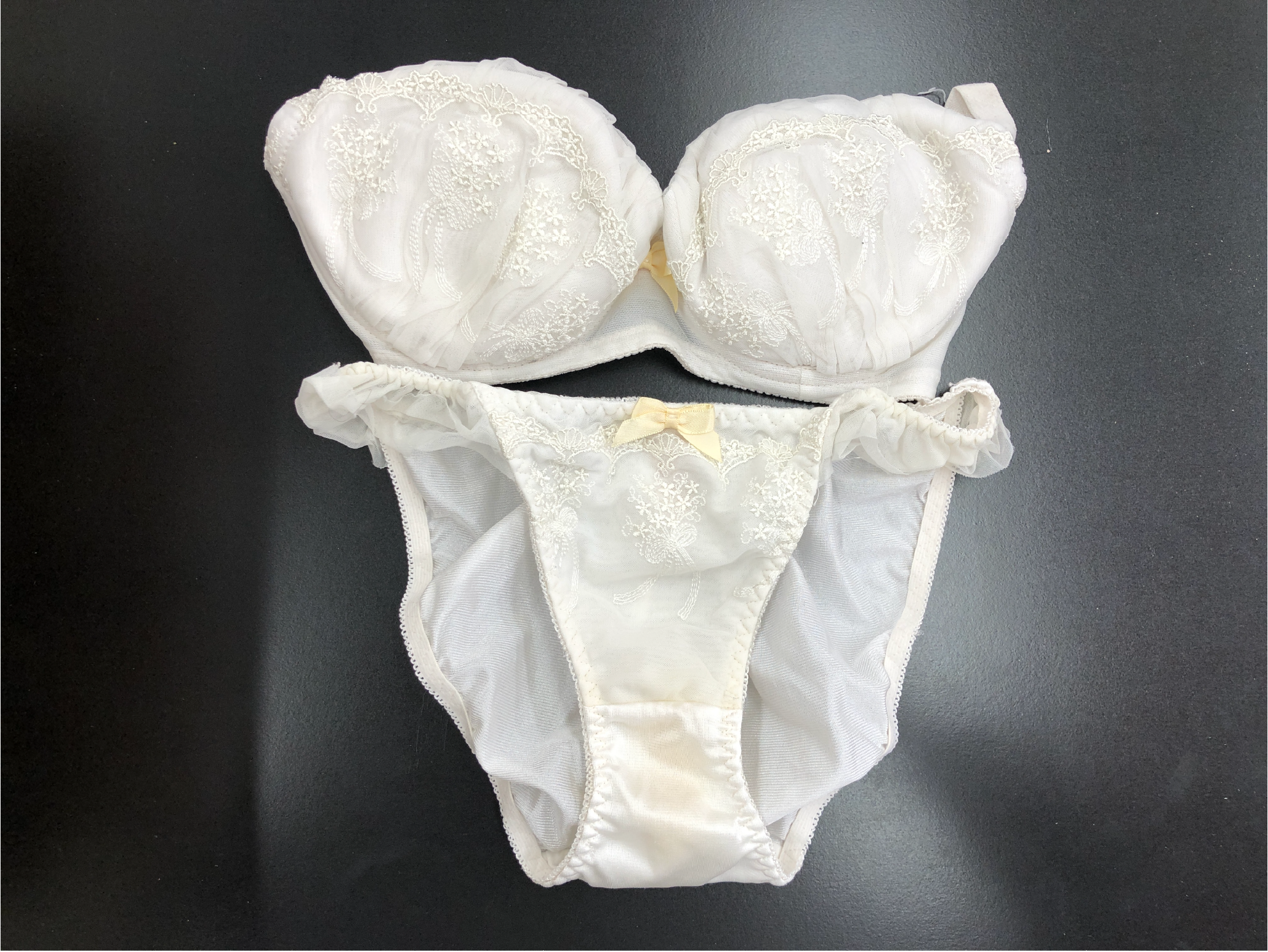 ブラジャー&パンティSet 【着衣画像付き】広島市在住 M・Iさん 30代 Fカップ 人妻 - 画像 (3)