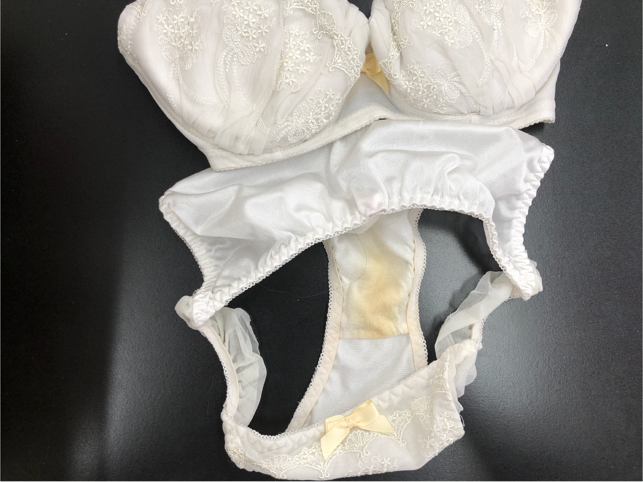 ブラジャー&パンティSet 【着衣画像付き】広島市在住 M・Iさん 30代 Fカップ 人妻 - 画像 (4)